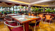 Suites Beach Park Resort - As refeições são servidas no Restaurante Porto das Dunas, enquanto os drinks ficam ao dispor no Jangada’s Bar.