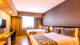 Tauá Resort Atibaia - No fim, tudo pede por um bom descanso na acomodação Superior de 30 m², com duas camas, TV, AC e frigobar.
