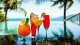 TW Guaimbê - Para acompanhar, providencie um drink no bar, também com vista para o mar.