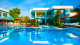 Hotel Port Louis - Mesmo com a ótima localização, o destaque é a infraestrutura, a começar com a piscina de uso adulto e infantil.