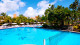Vila Galé Eco Resort do Cabo - A diversão tem início na Praia do Suape, logo em frente ao resort, e na enorme piscina para adultos e crianças.