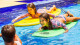 Ecoporan Hotel Charme - O Surf Guest com custo à parte, incrementa o momento com aulas para iniciantes, na piscina, e profissionais, no mar.
