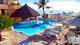 Visual Praia Hotel - Seja no american bar ou no bar molhado, o refresco é garantido até mesmo durante os mergulhos.