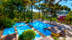 Wish Serrano - No resort, o clima aprazível é do início ao fim, a começar pelas piscinas. Uma delas é climatizada e ao ar livre...
